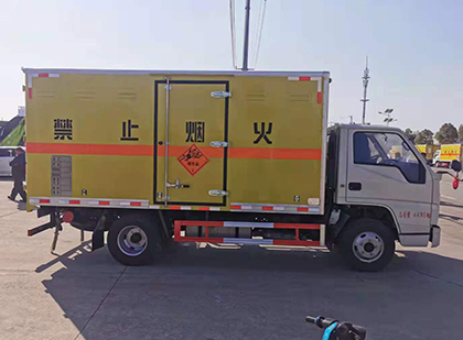 罗江爆破器材运输车技术升级与安全合规新趋势