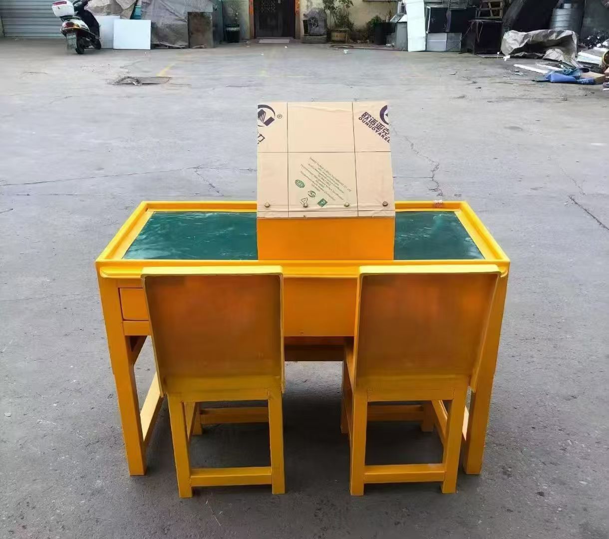 罗江防静电导通桌井下煤矿火工品发放桌：危险品流转的安全守护者